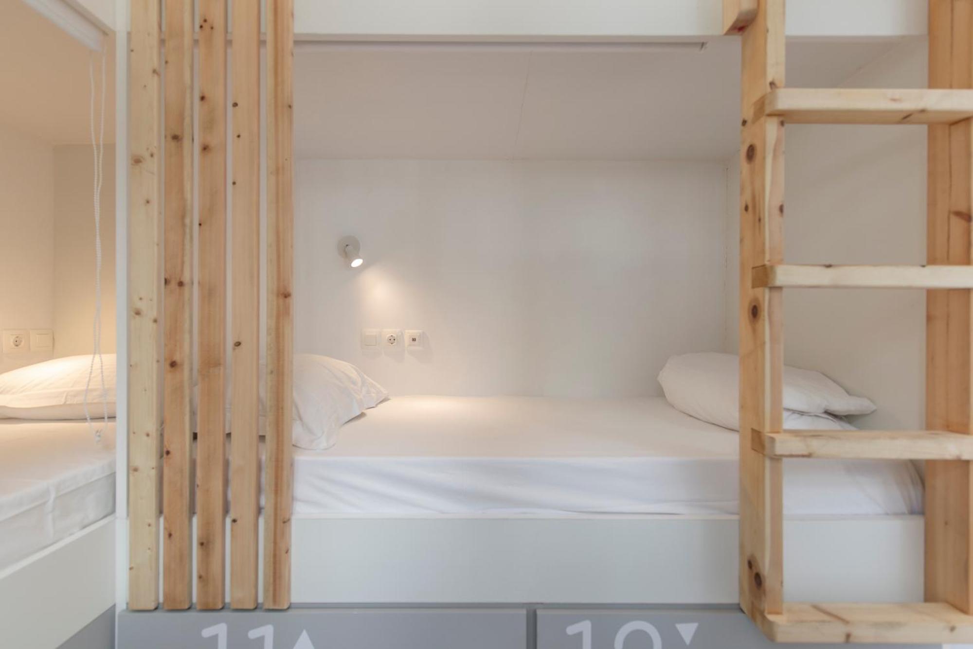 Bedspot Hostel Fira  Exterior foto