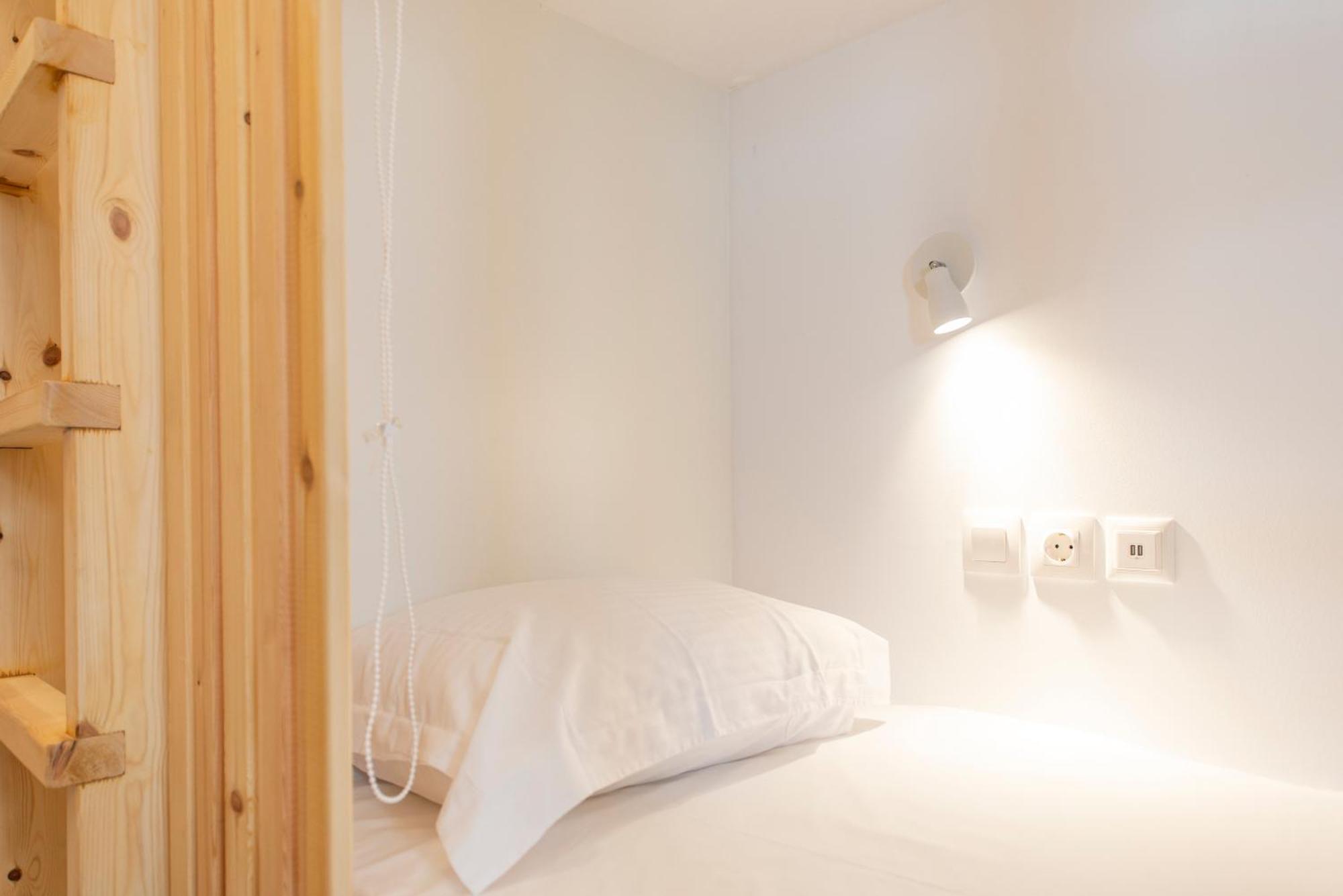 Bedspot Hostel Fira  Exterior foto